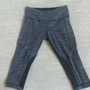 Lululemon size 6 cropped leggings